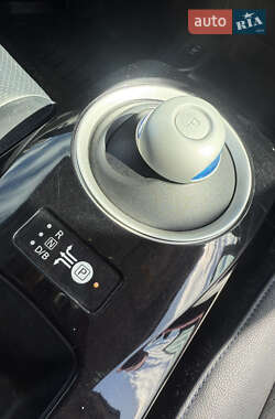 Хетчбек Nissan Leaf 2015 в 