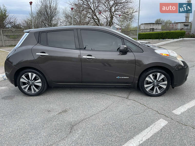Хетчбек Nissan Leaf 2016 в Запоріжжі