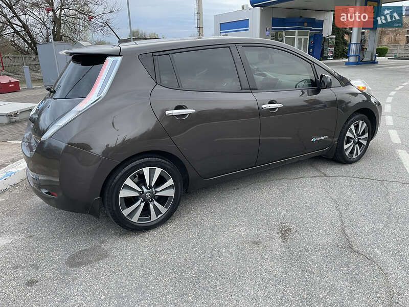 Хетчбек Nissan Leaf 2016 в Запоріжжі