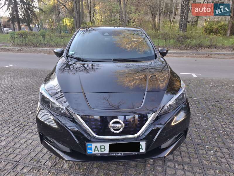 Хэтчбек Nissan Leaf 2018 в 