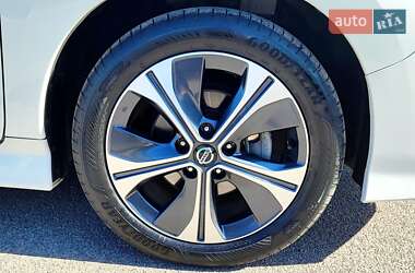 Хэтчбек Nissan Leaf 2020 в 
