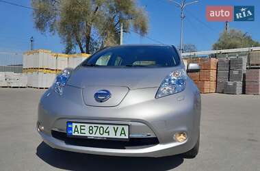 Хэтчбек Nissan Leaf 2016 в 
