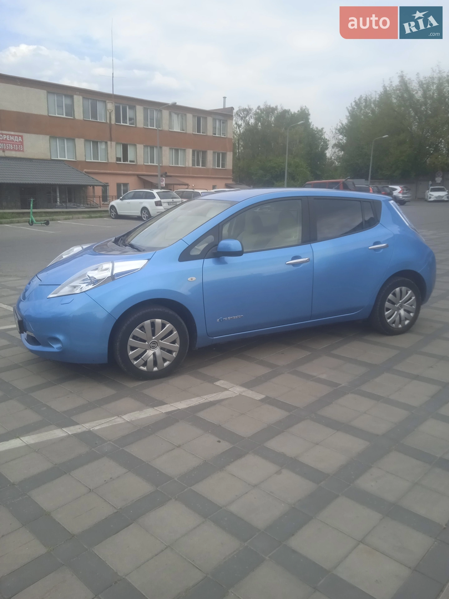 2011 Nissan Leaf - мініатюра 2