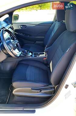 Хэтчбек Nissan Leaf 2020 в 