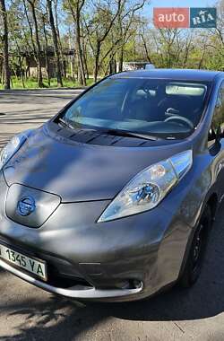 Хетчбек Nissan Leaf 2016 в 