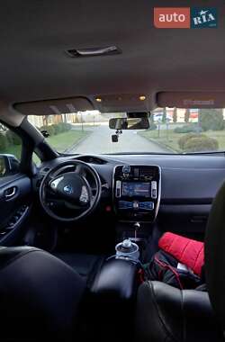 Хэтчбек Nissan Leaf 2014 в 