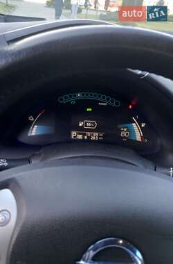 Хэтчбек Nissan Leaf 2014 в 