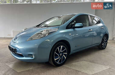 Хэтчбек Nissan Leaf 2015 в 