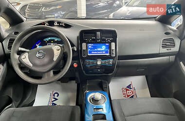 Хэтчбек Nissan Leaf 2015 в 