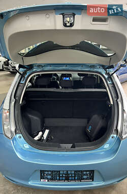 Хэтчбек Nissan Leaf 2015 в 