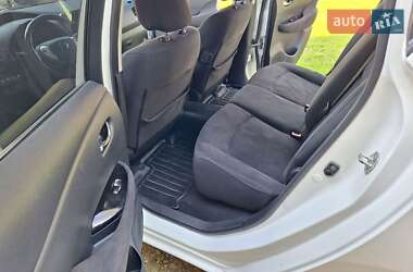 Хетчбек Nissan Leaf 2013 в 