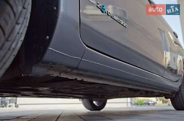Хэтчбек Nissan Leaf 2017 в 