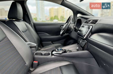 Хэтчбек Nissan Leaf 2019 в 