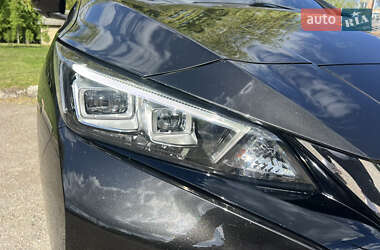 Хэтчбек Nissan Leaf 2019 в 