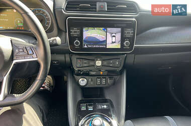Хэтчбек Nissan Leaf 2019 в 