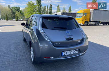 Хетчбек Nissan Leaf 2014 в 