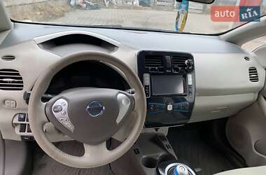 Хэтчбек Nissan Leaf 2012 в 