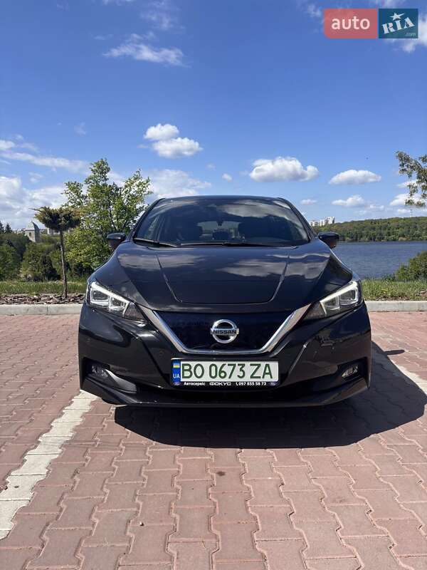 Хэтчбек Nissan Leaf 2021 в Тернополе