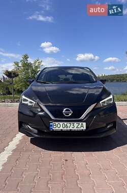 Хэтчбек Nissan Leaf 2021 в 