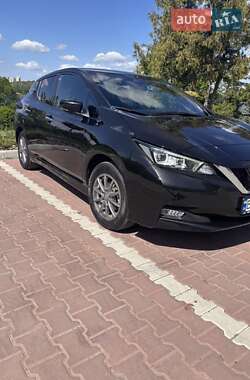 Хэтчбек Nissan Leaf 2021 в 