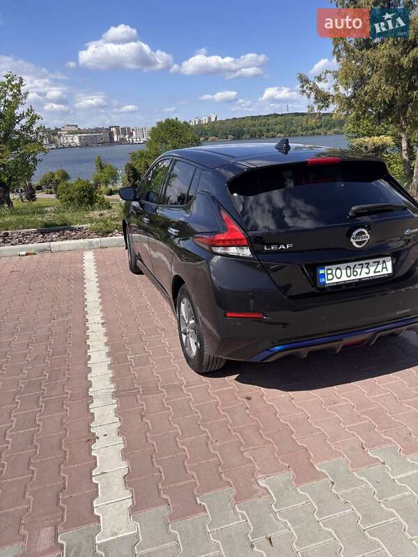 Хэтчбек Nissan Leaf 2021 в Тернополе