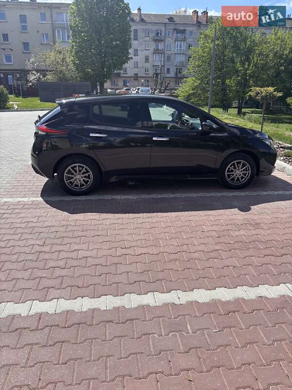 Хэтчбек Nissan Leaf 2021 в Тернополе
