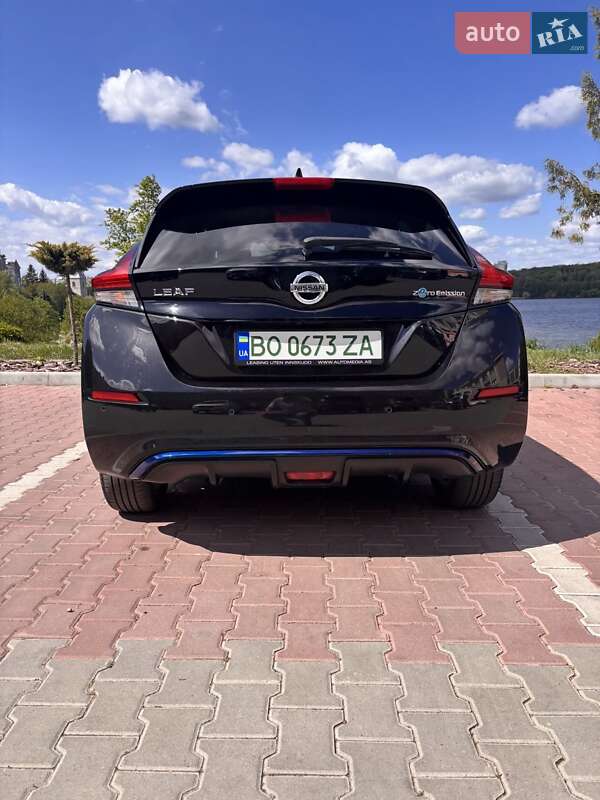 Хэтчбек Nissan Leaf 2021 в Тернополе