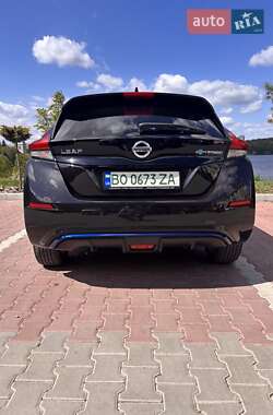 Хэтчбек Nissan Leaf 2021 в 