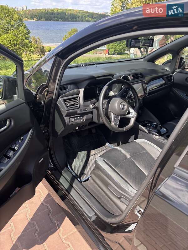 Хэтчбек Nissan Leaf 2021 в Тернополе