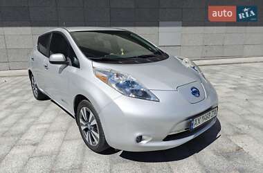 Хетчбек Nissan Leaf 2013 в 