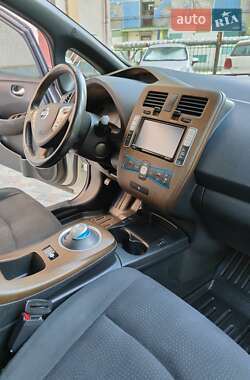 Хетчбек Nissan Leaf 2014 в Дніпрі