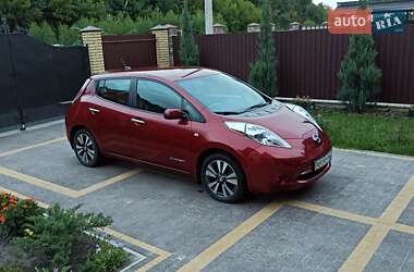 Хэтчбек Nissan Leaf 2015 в Калиновке