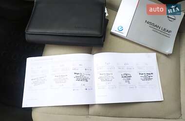 Хетчбек Nissan Leaf 2011 в 