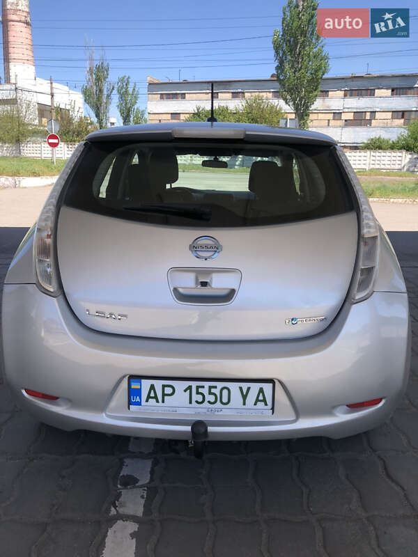 Хэтчбек Nissan Leaf 2015 в Запорожье