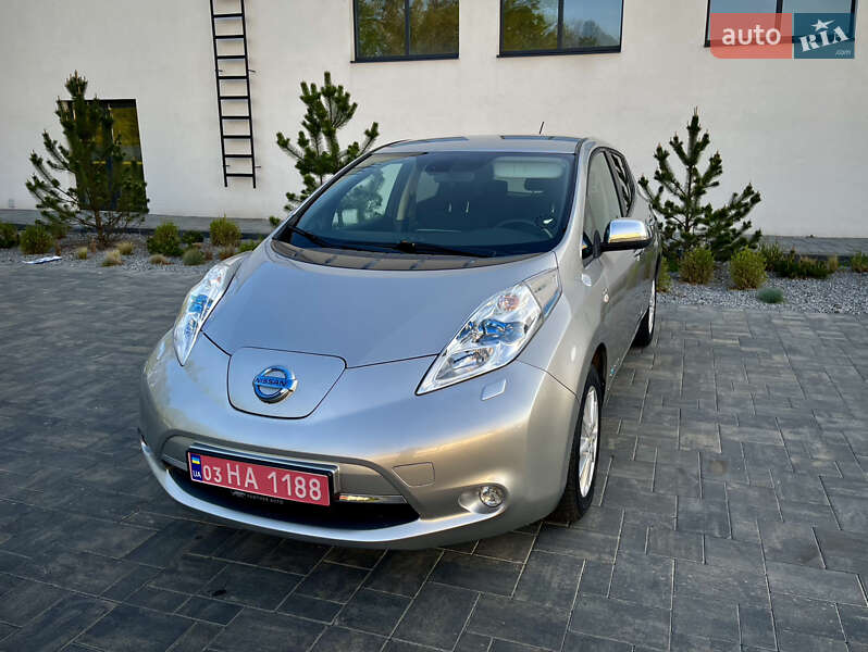 Хетчбек Nissan Leaf 2014 в 