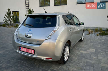Хетчбек Nissan Leaf 2014 в 