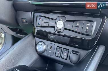 Хэтчбек Nissan Leaf 2019 в 