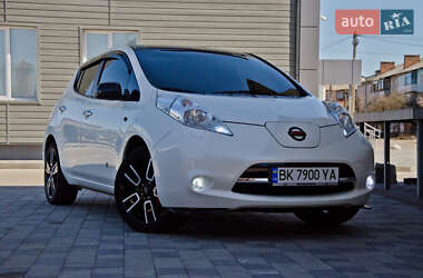Хэтчбек Nissan Leaf 2014 в Сарнах
