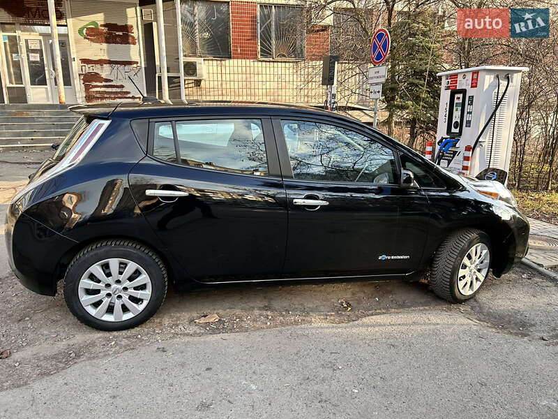 Хетчбек Nissan Leaf 2016 в Києві