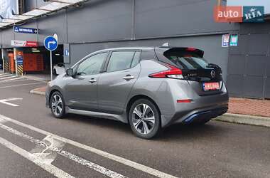 Хэтчбек Nissan Leaf 2018 в 