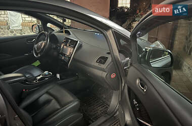Хэтчбек Nissan Leaf 2014 в 