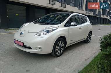 Хэтчбек Nissan Leaf 2013 в 