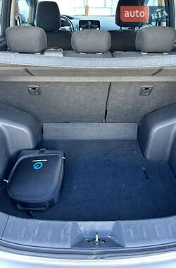 Хэтчбек Nissan Leaf 2014 в 