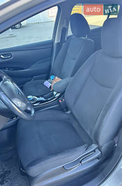 Хэтчбек Nissan Leaf 2014 в 