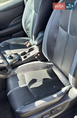 Хэтчбек Nissan Leaf 2021 в 
