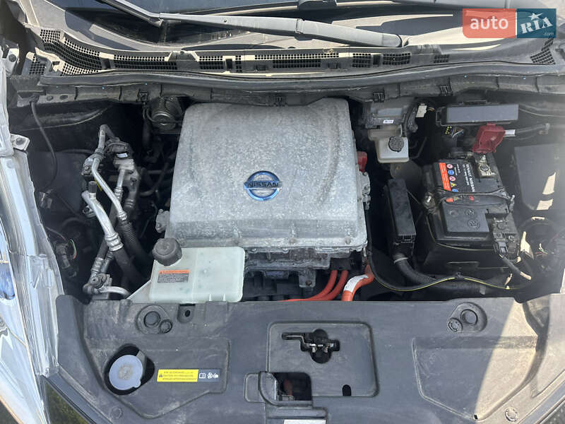 Хетчбек Nissan Leaf 2014 в Житомирі