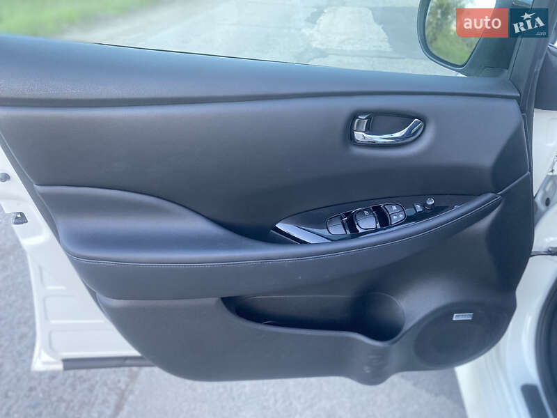 Хетчбек Nissan Leaf 2018 в Житомирі