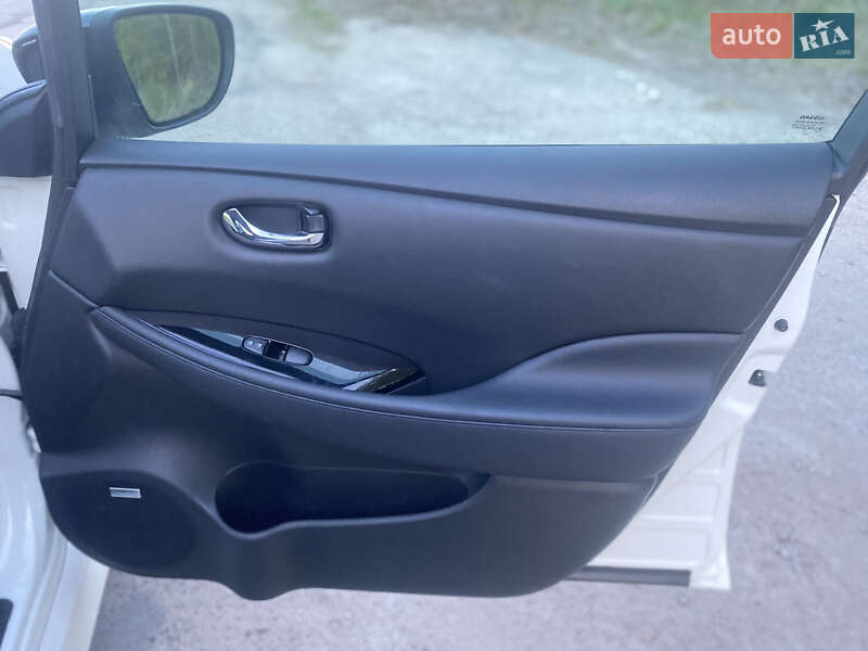 Хетчбек Nissan Leaf 2018 в Житомирі