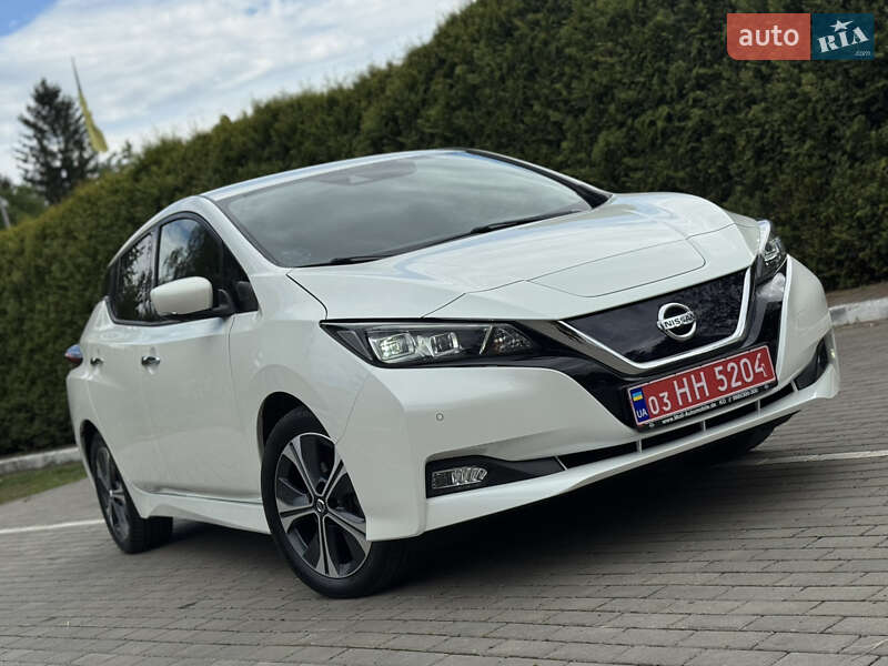Хэтчбек Nissan Leaf 2020 в 