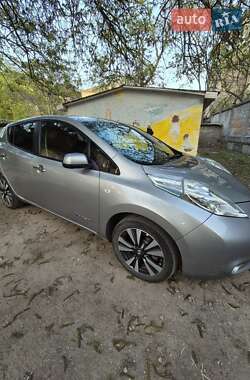 Хэтчбек Nissan Leaf 2015 в Одессе
